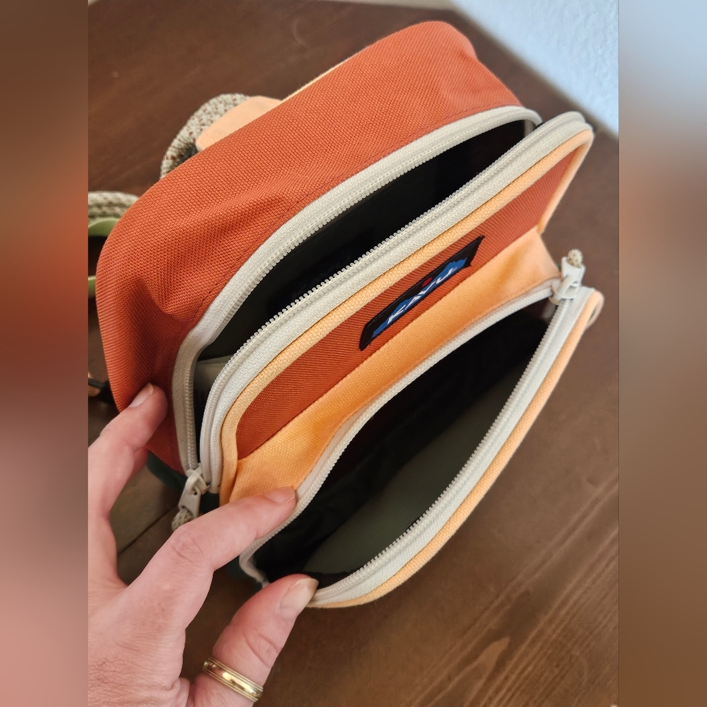 KAVU Pescadero Sling Crossbody Bag - Picture 9 of 11